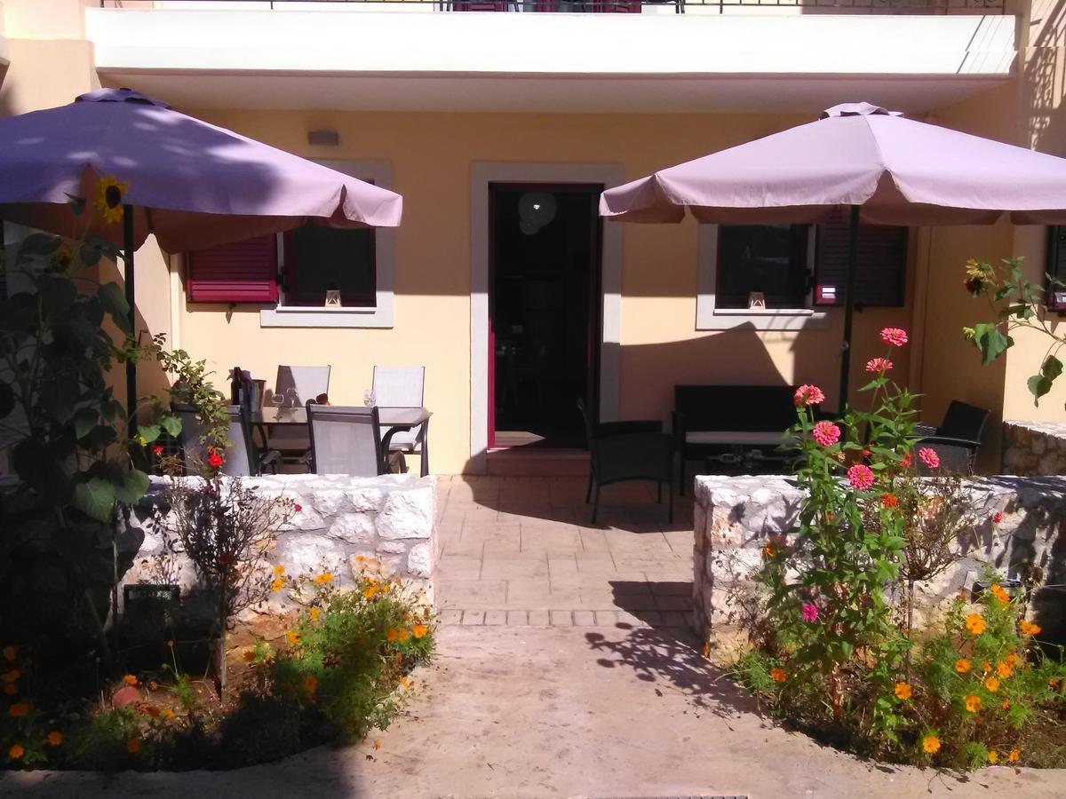Mikros Gialos Apartments Exterior photo