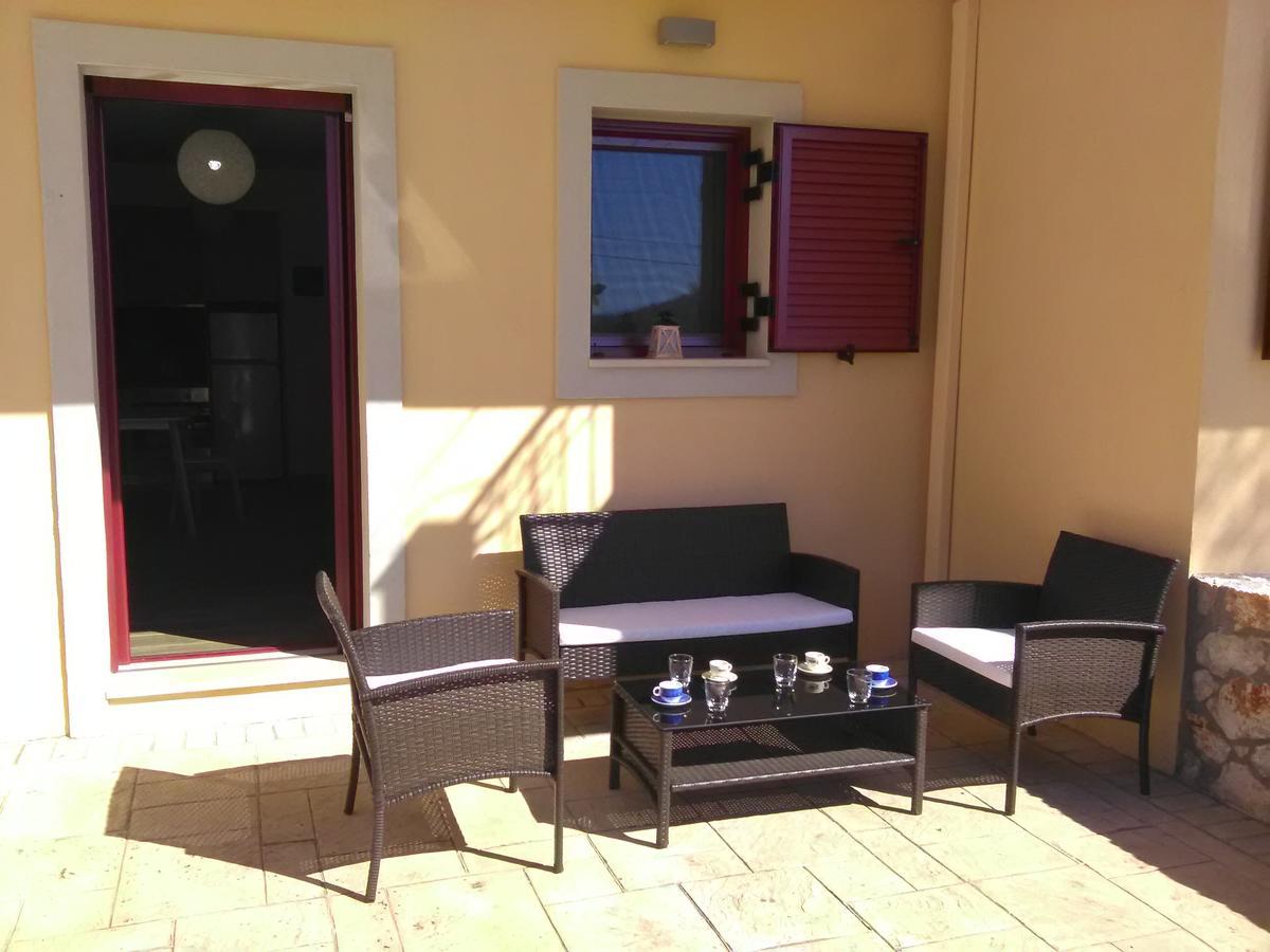 Mikros Gialos Apartments Exterior photo